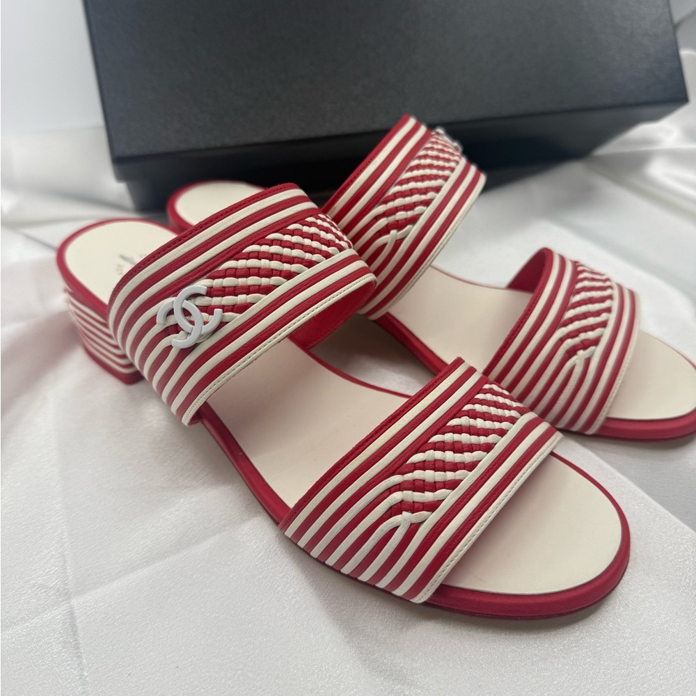 Chanel CC Braided Red and White Striped Sandals - Size 38 - Picture 4 of 12